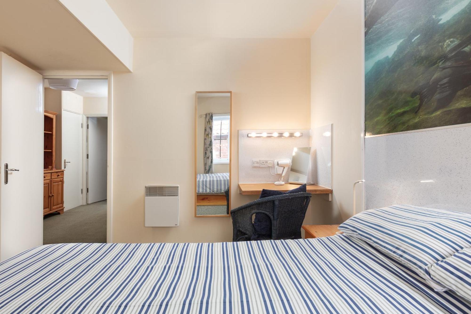 Discovery Accommodation Whitby Exterior foto